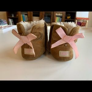 Infant Ugg Girl Bow Boots 4/5